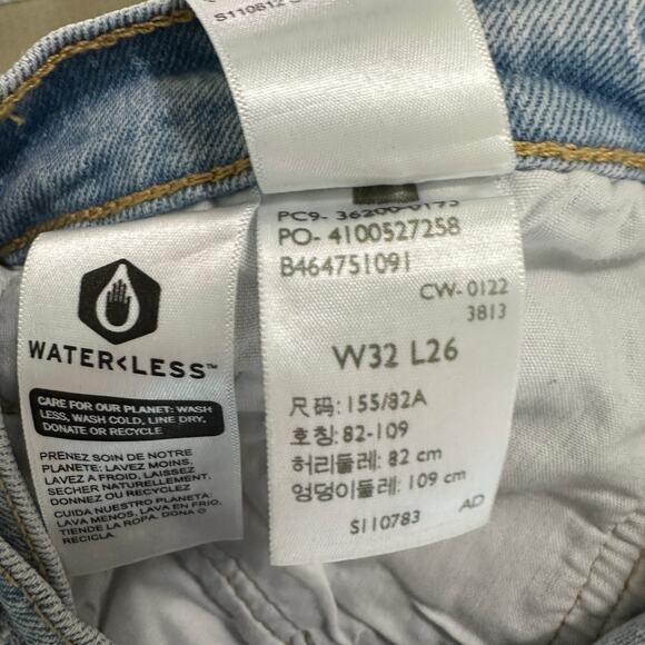 501 Original Cropped Levi's 32x26 Women NWT button High rise straight fitted hip - Picture 4 of 11